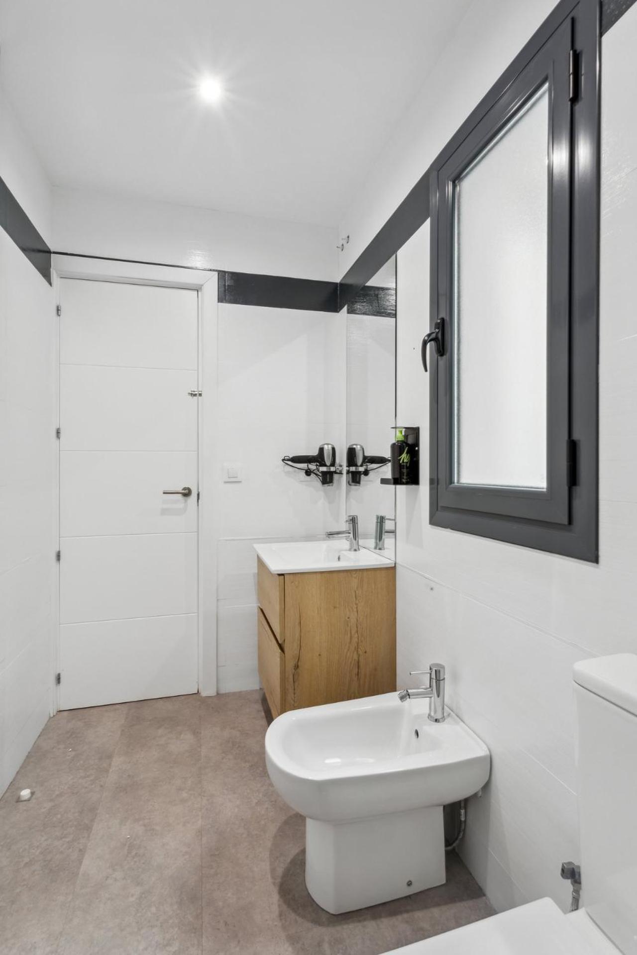 Limehome Madrid Calle De La Paloma Pokoj fotografie